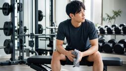 筋トレの休憩時間はどれくらい？初心者向けの決め方・休憩中の過ごし方