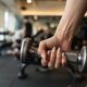 筋トレは爪が長くてもできる？ネイルを傷めにくい種目と注意点